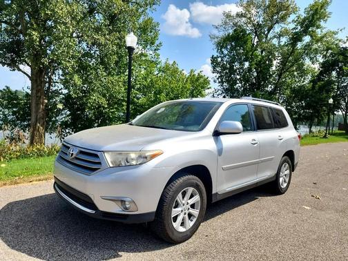 2013 Toyota Highlander SE
