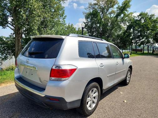 2013 Toyota Highlander SE