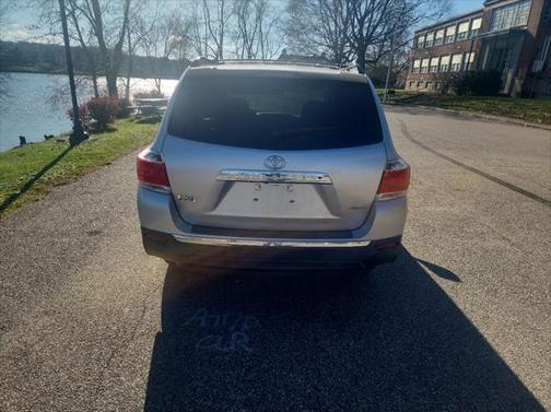 2013 Toyota Highlander SE