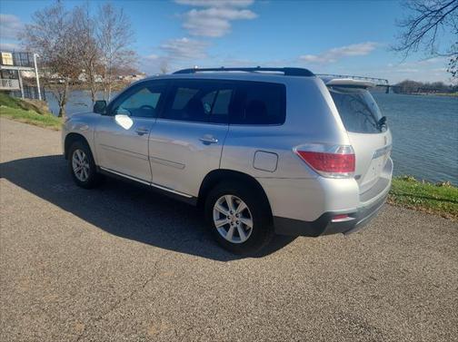 2013 Toyota Highlander SE