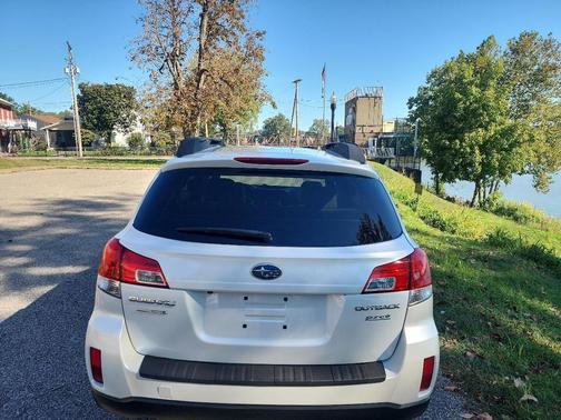 2012 Subaru Outback 2.5i Premium