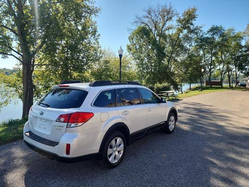 2012 Subaru Outback 2.5i Premium