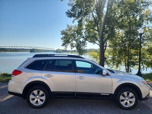 2012 Subaru Outback 2.5i Premium