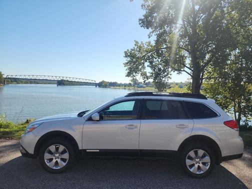 2012 Subaru Outback 2.5i Premium