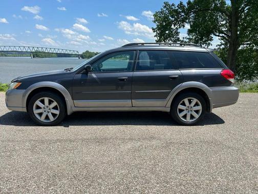 Diamond Gray Metallic/Quartz Silver Metallic 2009 Subaru Outback 2.5 i Special Edition