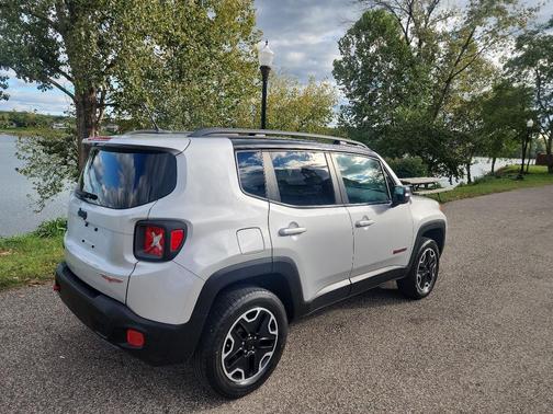 2016 Jeep Renegade Trailhawk