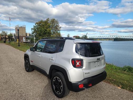 2016 Jeep Renegade Trailhawk