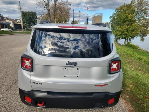 2016 Jeep Renegade Trailhawk