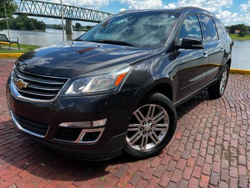Photo 2 of 18 of 2013 Chevrolet Traverse 1LT