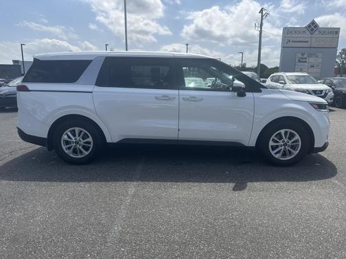 2022 Kia Carnival LXS
