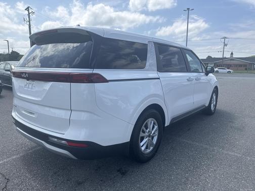 2022 Kia Carnival LXS