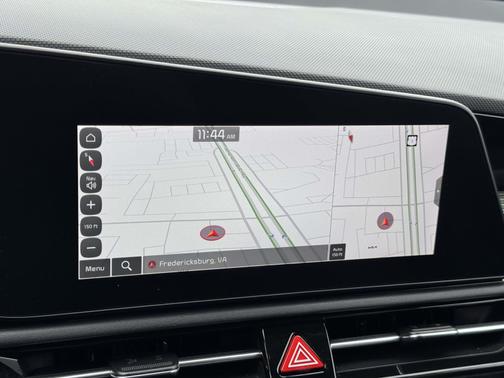 Black 2024 Kia Niro EX FWD