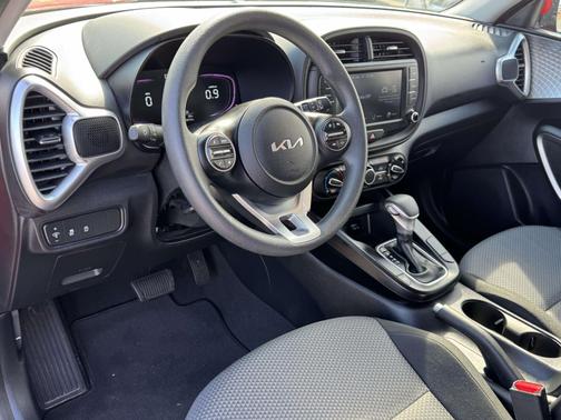 2025 Kia Soul LX FWD
