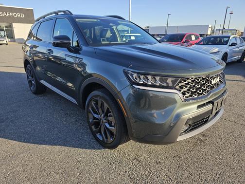 Green 2023 Kia Sorento X-Line EX