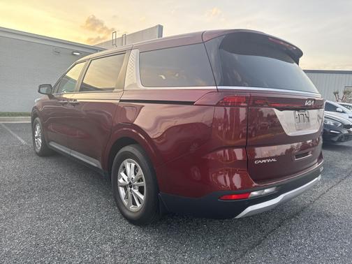 2023 Kia Carnival LX