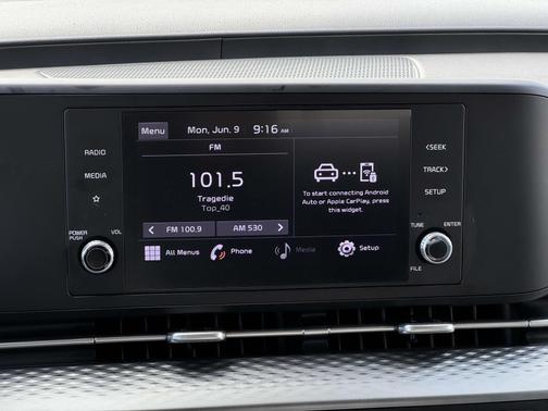 2022 Kia Carnival LX FWD