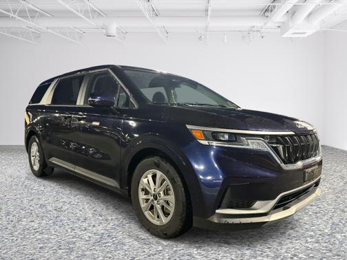 2022 Kia Carnival LX