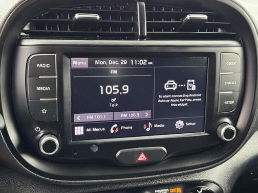 2022 Kia Soul LX IVT