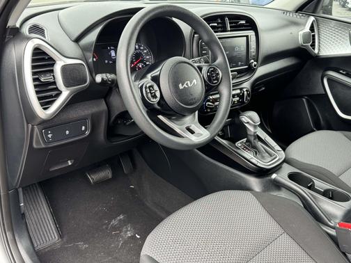 2022 Kia Soul LX IVT