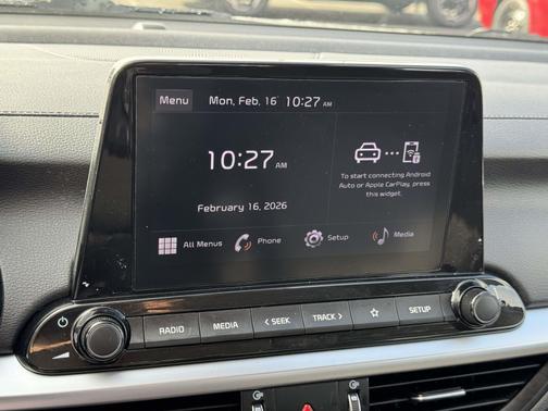 2024 Kia Forte LXS IVT