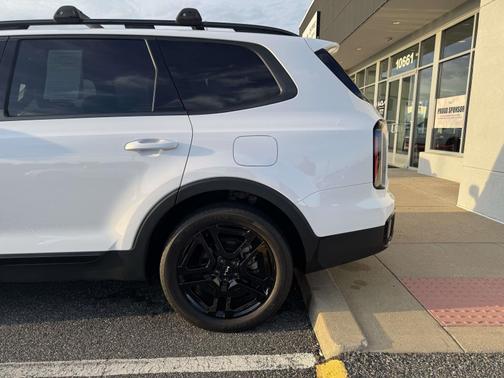White 2024 Kia Telluride SX X-Line