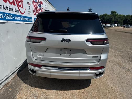 Silver 2023 Jeep Grand Cherokee L Overland