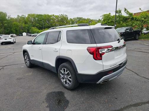 2023 GMC Acadia AWD SLT