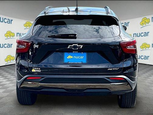 Mosaic Black Metallic 2024 Chevrolet Trax FWD ACTIV