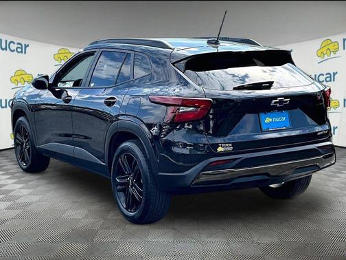 Mosaic Black Metallic 2024 Chevrolet Trax FWD ACTIV
