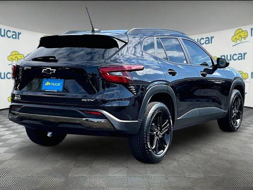 Mosaic Black Metallic 2024 Chevrolet Trax FWD ACTIV