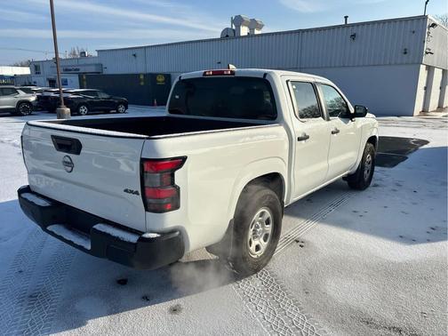 2022 Nissan Frontier S