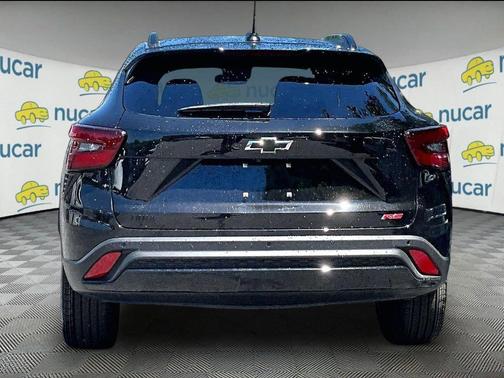 Mosaic Black Metallic 2026 Chevrolet Trax FWD 2RS