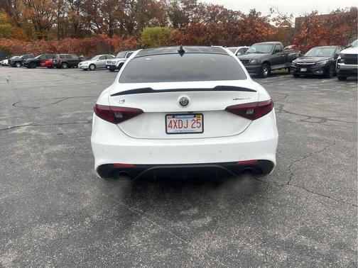 2022 Alfa Romeo Giulia Veloce