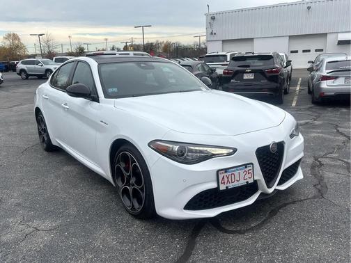 2022 Alfa Romeo Giulia Veloce