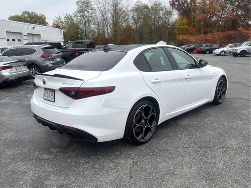 2022 Alfa Romeo Giulia Veloce