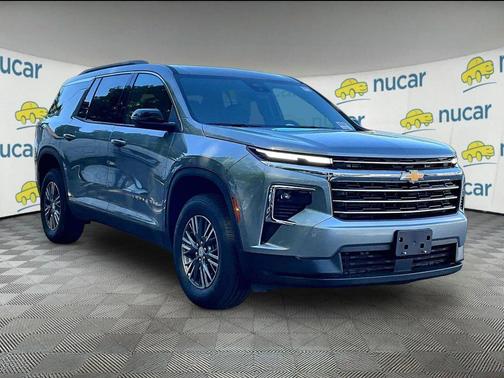 Sterling Gray Metallic 2026 Chevrolet Traverse LT
