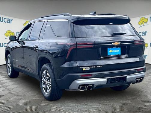 Mosaic Black Metallic 2025 Chevrolet Traverse LT