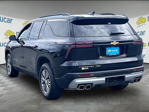 Mosaic Black Metallic 2025 Chevrolet Traverse LT