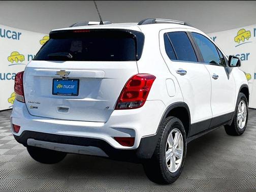 Summit White 2018 Chevrolet Trax LT