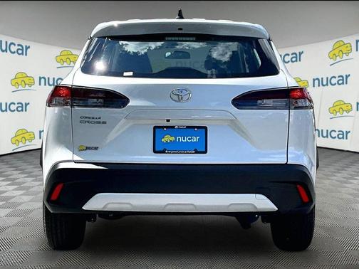 Wind Chill Pearl 2026 Toyota Corolla Cross L