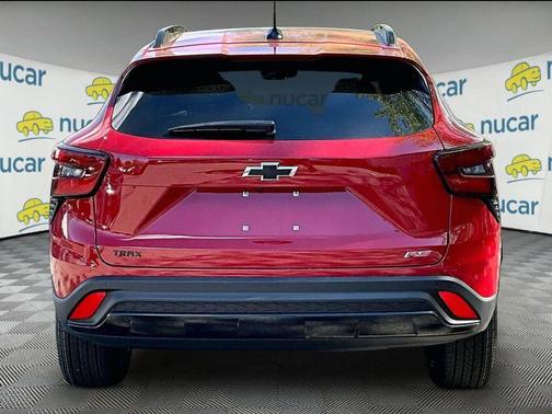 Apex Red 2026 Chevrolet Trax FWD 2RS