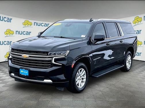 2023 Chevrolet Suburban LT