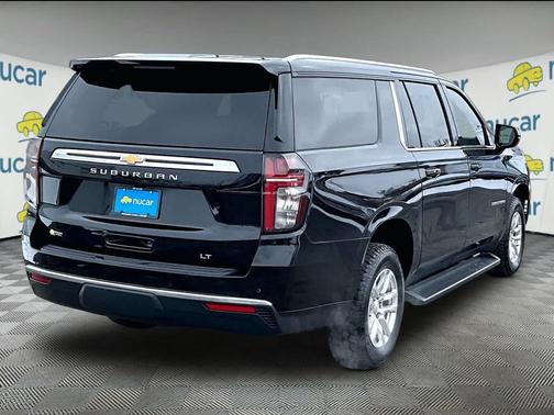 2023 Chevrolet Suburban LT