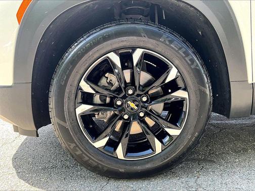 Summit White 2023 Chevrolet Trailblazer LT