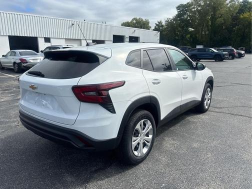 2024 Chevrolet Trax LS