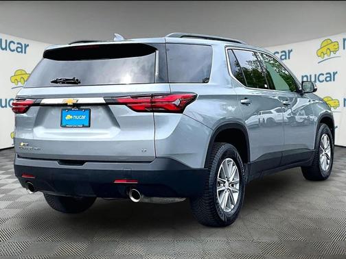 Sterling Gray Metallic 2023 Chevrolet Traverse LT Leather