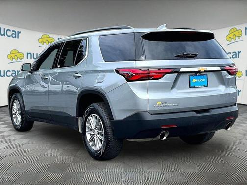 Sterling Gray Metallic 2023 Chevrolet Traverse LT Leather