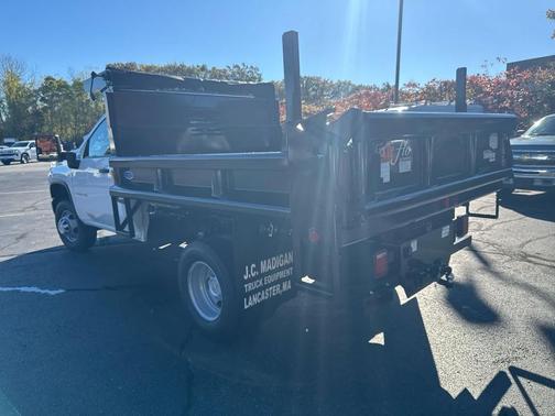 2025 Chevrolet Silverado 3500 WT