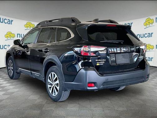 Crystal Black Silica 2025 Subaru Outback Premium