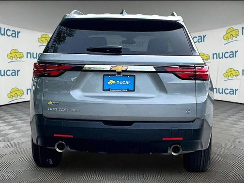 Sterling Gray Metallic 2023 Chevrolet Traverse LT Cloth